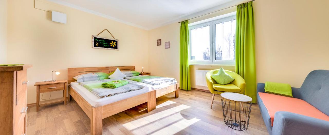 Bartlhof-Ferienwohnungen-Zimmer ブルクレンゲンフェルト エクステリア 写真