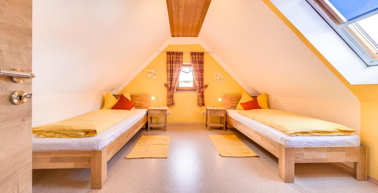 Bartlhof-Ferienwohnungen-Zimmer ブルクレンゲンフェルト エクステリア 写真