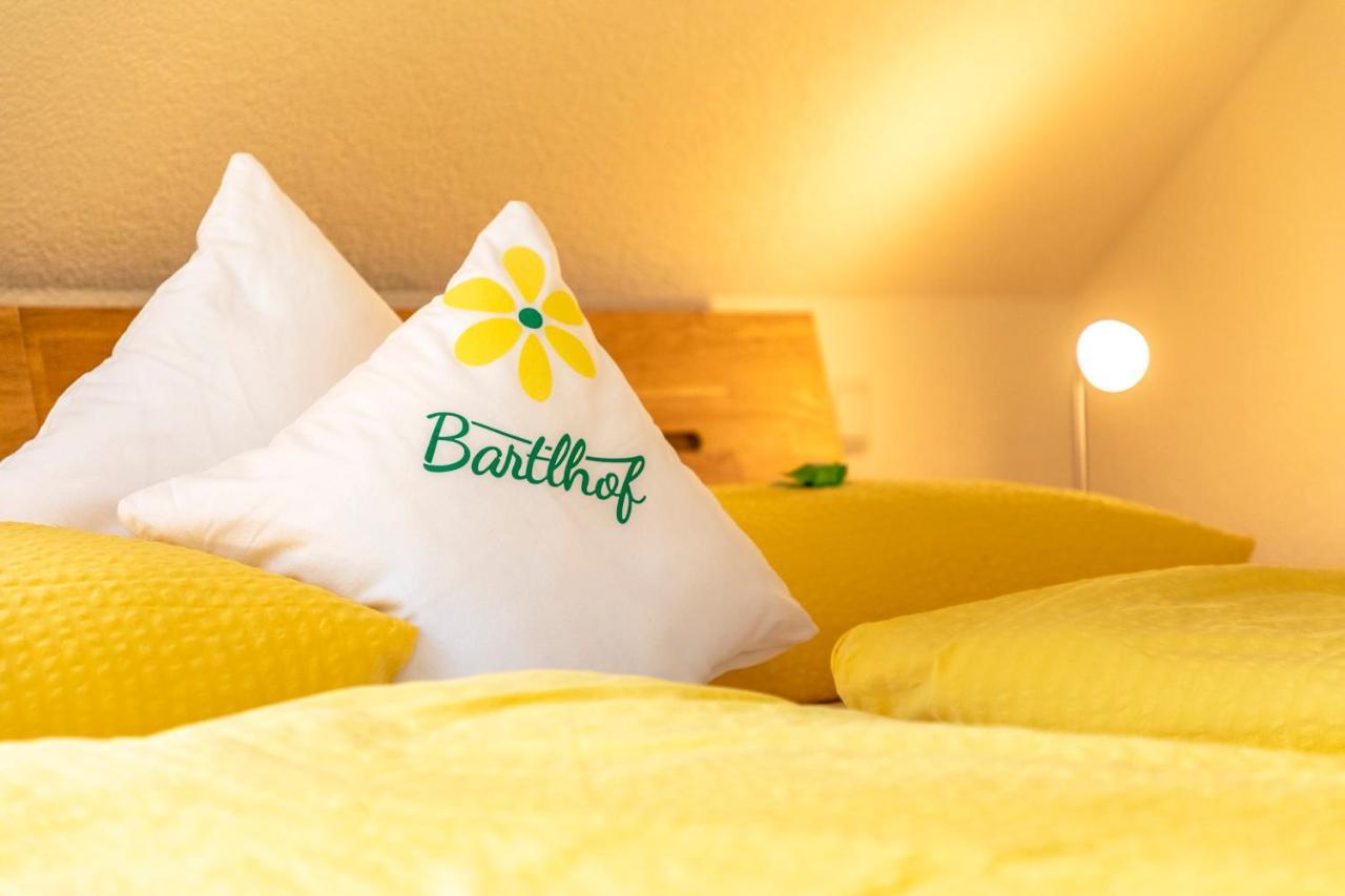 Bartlhof-Ferienwohnungen-Zimmer ブルクレンゲンフェルト エクステリア 写真