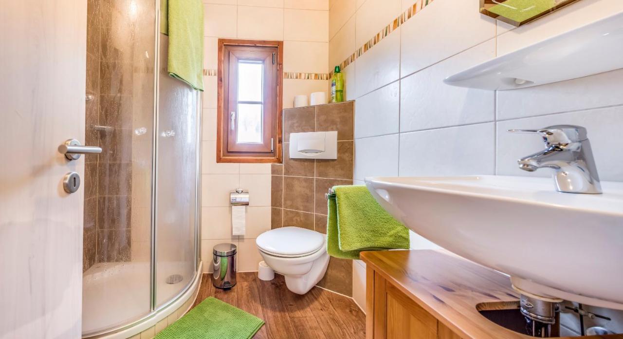 Bartlhof-Ferienwohnungen-Zimmer ブルクレンゲンフェルト エクステリア 写真