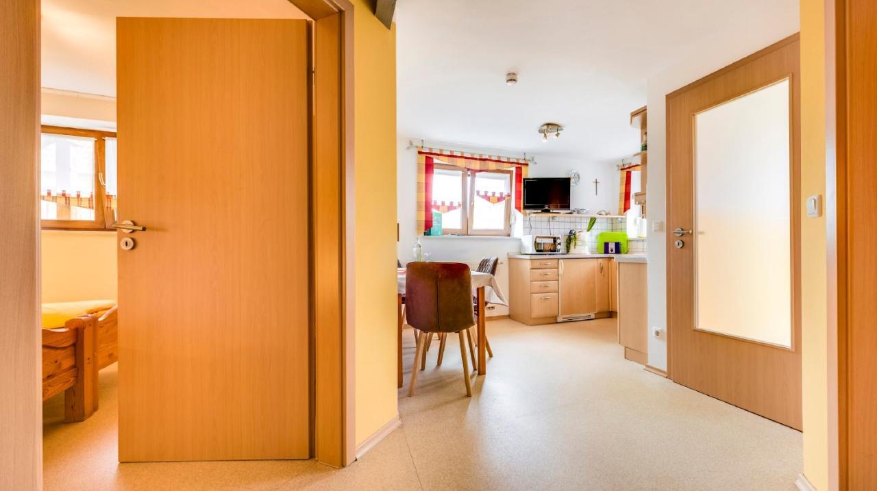 Bartlhof-Ferienwohnungen-Zimmer ブルクレンゲンフェルト エクステリア 写真