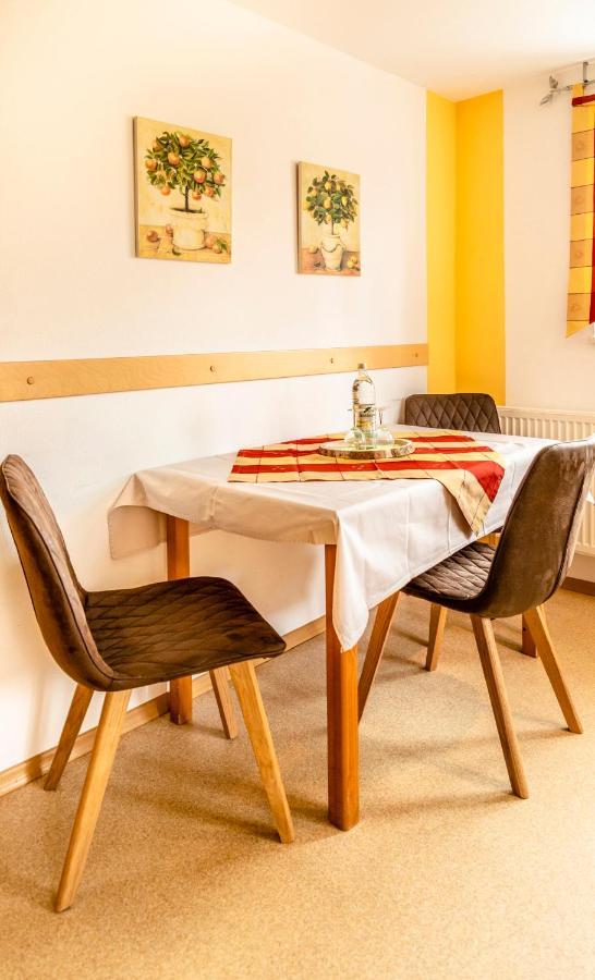 Bartlhof-Ferienwohnungen-Zimmer ブルクレンゲンフェルト エクステリア 写真