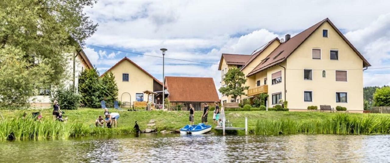 Bartlhof-Ferienwohnungen-Zimmer ブルクレンゲンフェルト エクステリア 写真