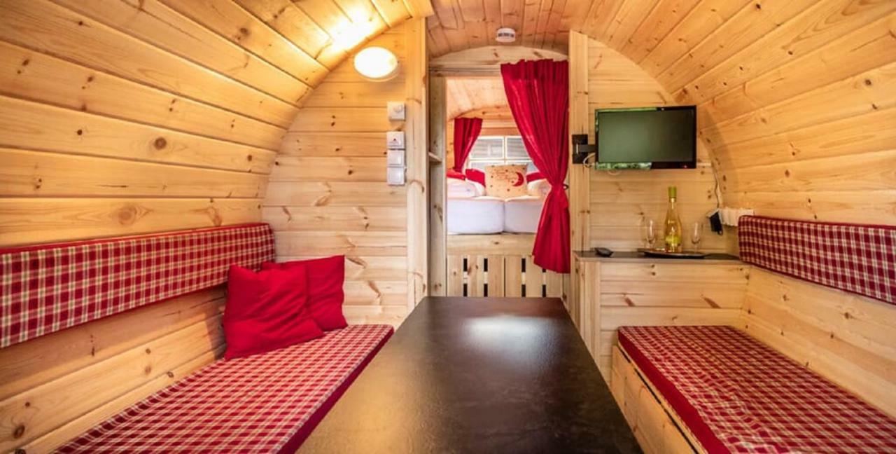 Bartlhof-Ferienwohnungen-Zimmer ブルクレンゲンフェルト エクステリア 写真